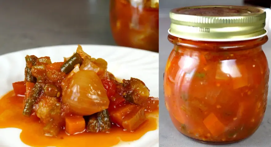Un delizioso antipasto piemontese ricetta originale: verdure miste sott'olio, servito su un piatto bianco e in un barattolo di vetro.